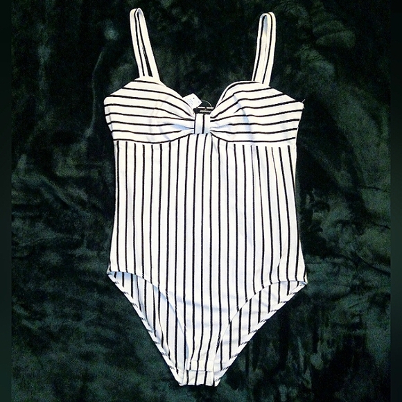Ambiance Tops - Ambiance White & Black Striped Bodysuit Sz XL
